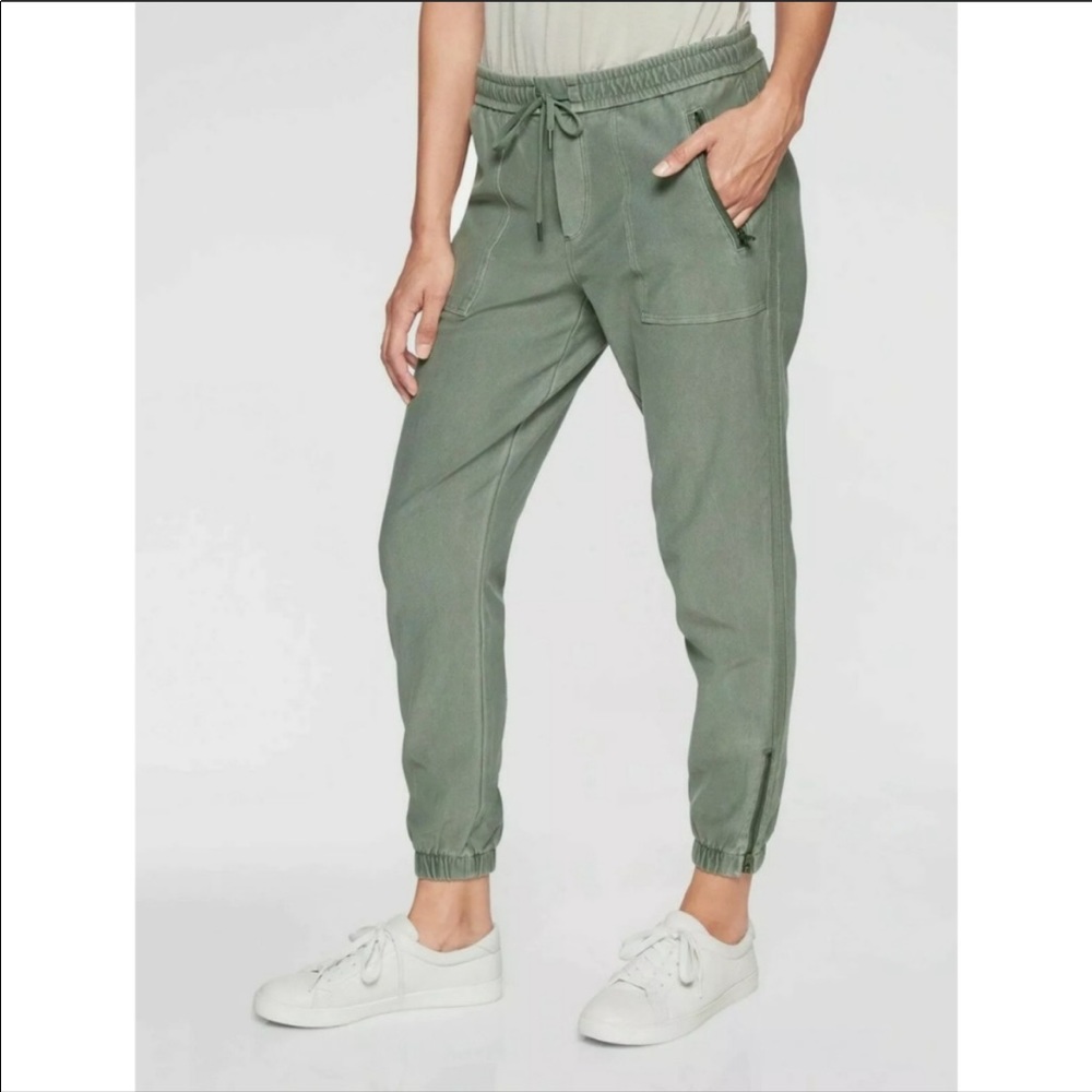 Athleta Green Joggers